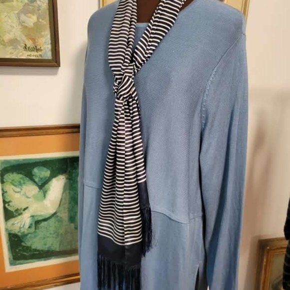 Versatile Rectangular Blue and White 100% Silk Scarf - Picture 4 of 4